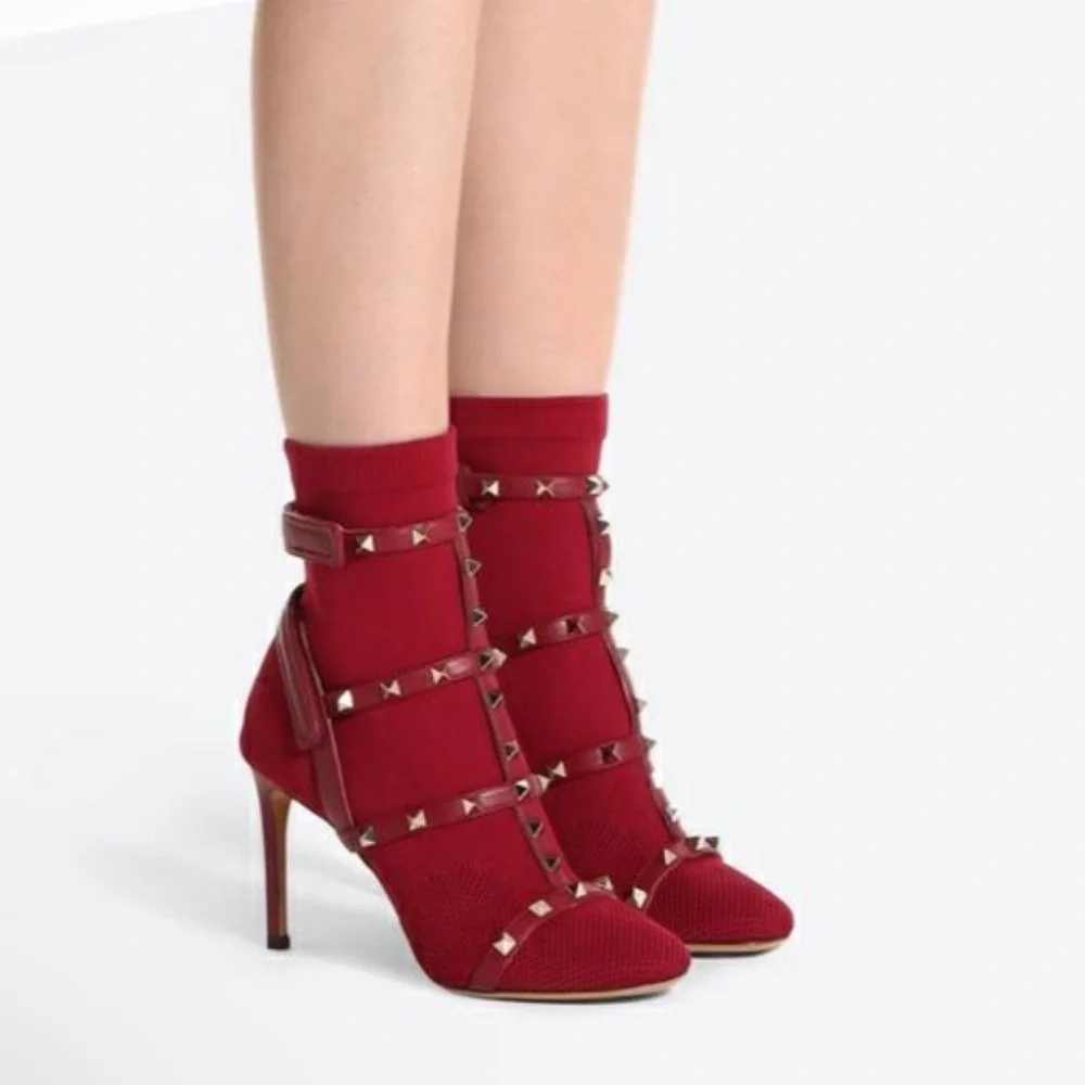 Valentino Garavani Rockstud Ankle Boots In Burgundy - Red - Garnet